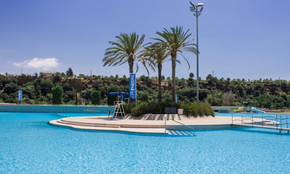 Aquasos busca persones per realitzar el servei de control d’entrades de les piscines de Sabadell